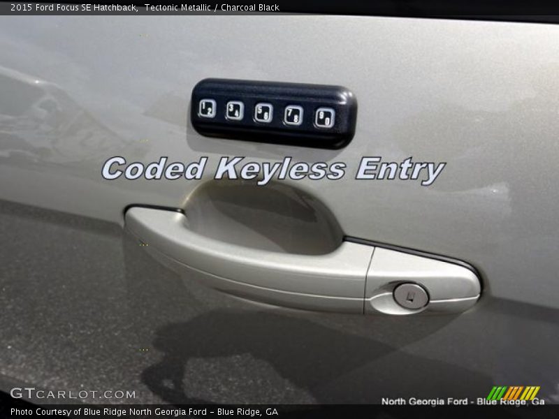 Tectonic Metallic / Charcoal Black 2015 Ford Focus SE Hatchback
