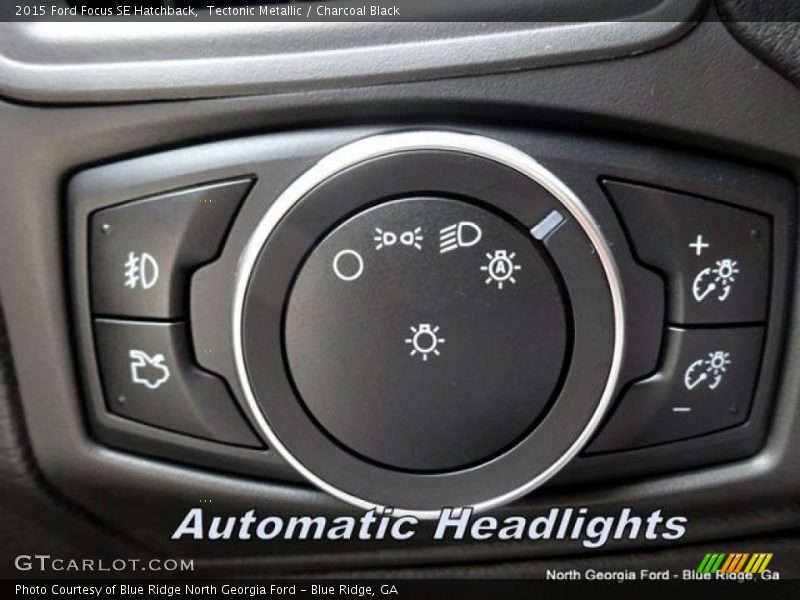 Tectonic Metallic / Charcoal Black 2015 Ford Focus SE Hatchback
