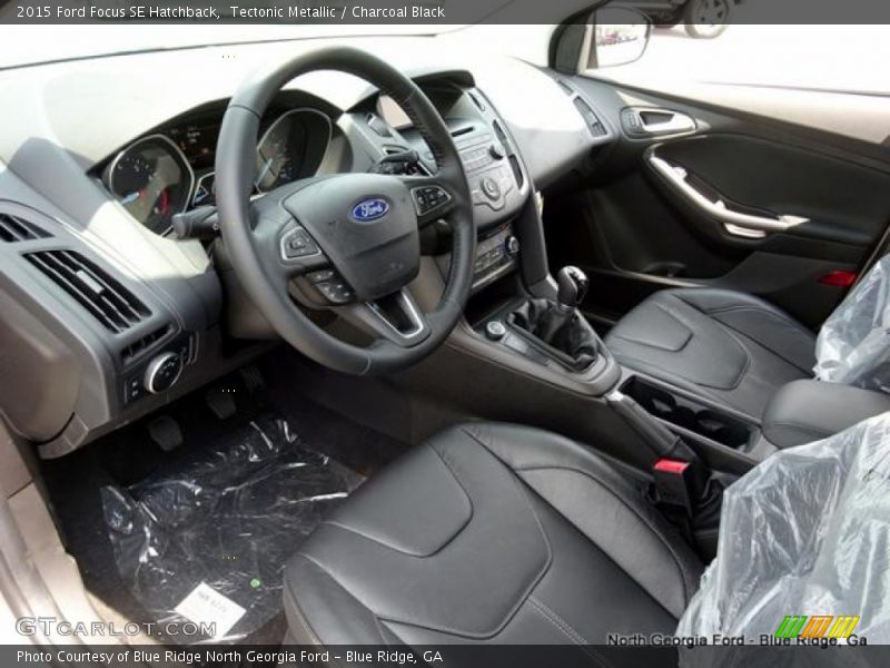 Tectonic Metallic / Charcoal Black 2015 Ford Focus SE Hatchback