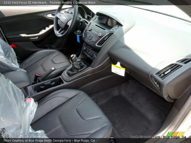 Tectonic Metallic / Charcoal Black 2015 Ford Focus SE Hatchback