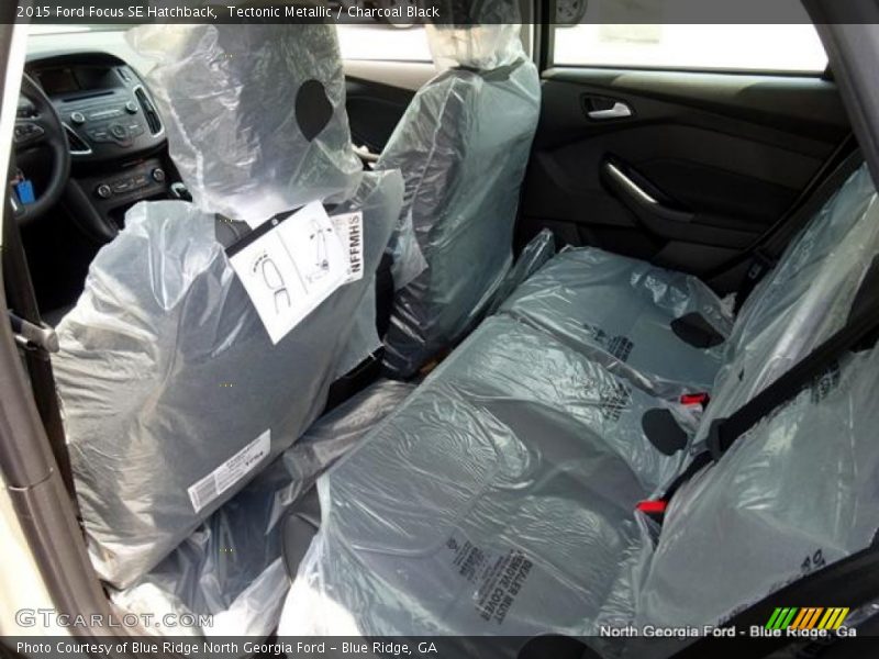 Tectonic Metallic / Charcoal Black 2015 Ford Focus SE Hatchback