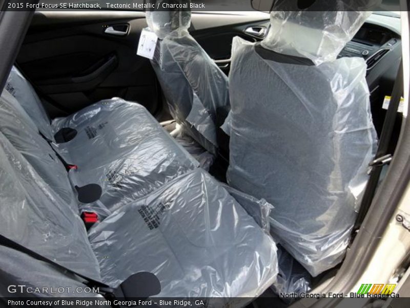 Tectonic Metallic / Charcoal Black 2015 Ford Focus SE Hatchback