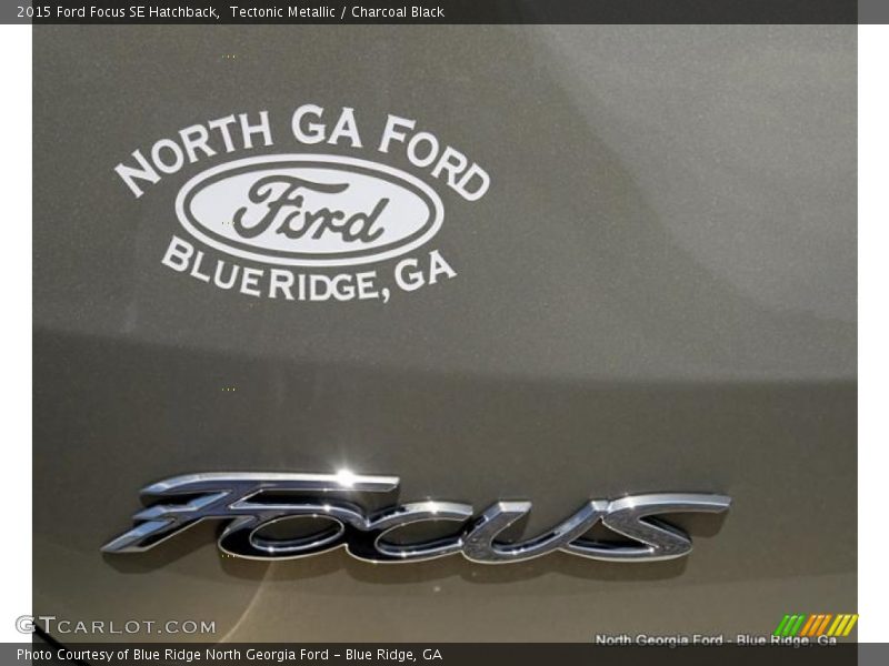 Tectonic Metallic / Charcoal Black 2015 Ford Focus SE Hatchback