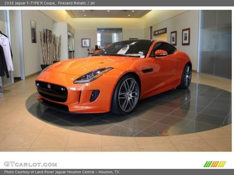 Front 3/4 View of 2016 F-TYPE R Coupe