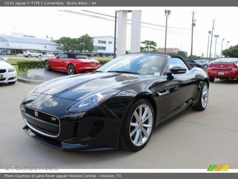 Front 3/4 View of 2016 F-TYPE S Convertible