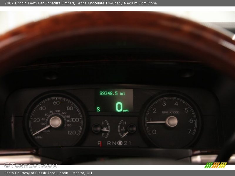 White Chocolate Tri-Coat / Medium Light Stone 2007 Lincoln Town Car Signature Limited