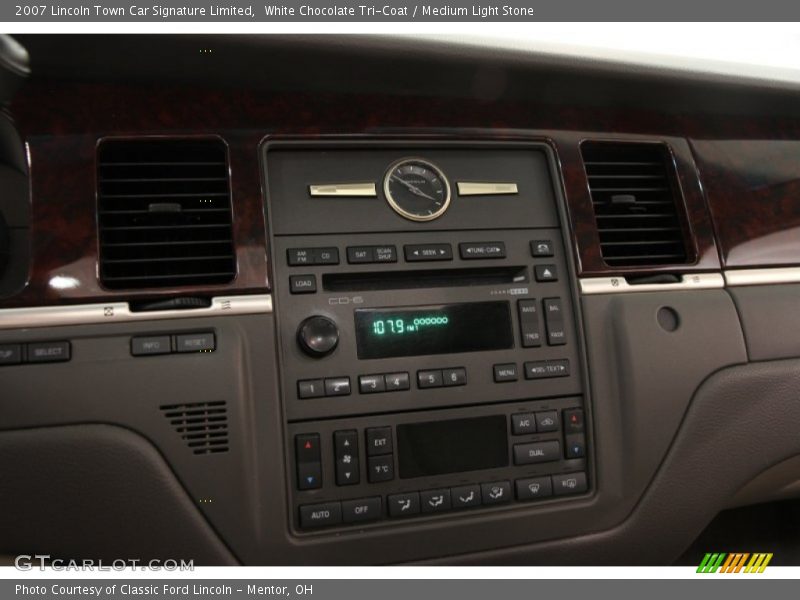White Chocolate Tri-Coat / Medium Light Stone 2007 Lincoln Town Car Signature Limited