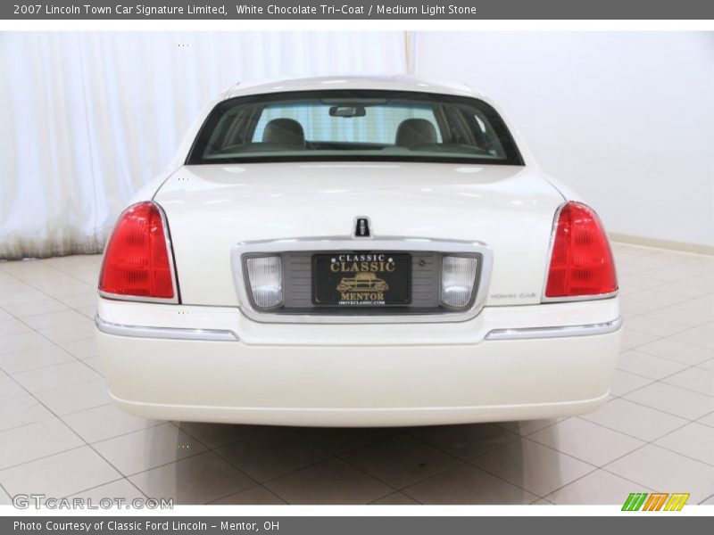 White Chocolate Tri-Coat / Medium Light Stone 2007 Lincoln Town Car Signature Limited