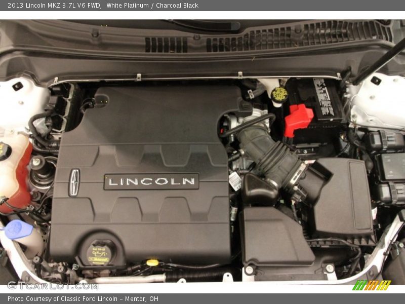 White Platinum / Charcoal Black 2013 Lincoln MKZ 3.7L V6 FWD