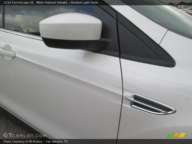 White Platinum Metallic / Medium Light Stone 2016 Ford Escape SE