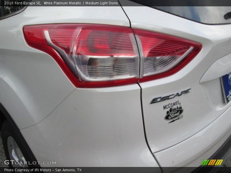 White Platinum Metallic / Medium Light Stone 2016 Ford Escape SE