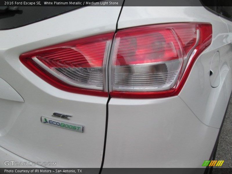 White Platinum Metallic / Medium Light Stone 2016 Ford Escape SE