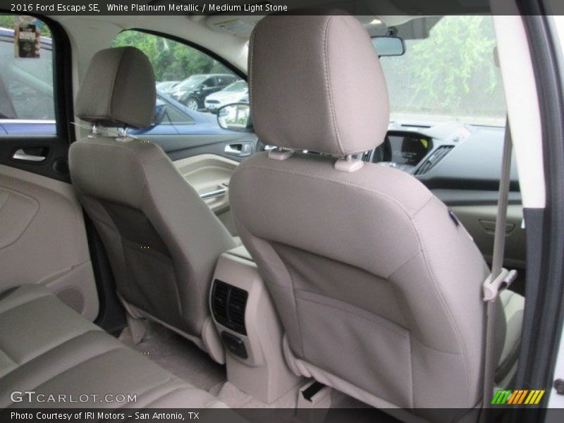 White Platinum Metallic / Medium Light Stone 2016 Ford Escape SE