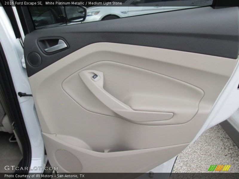 White Platinum Metallic / Medium Light Stone 2016 Ford Escape SE