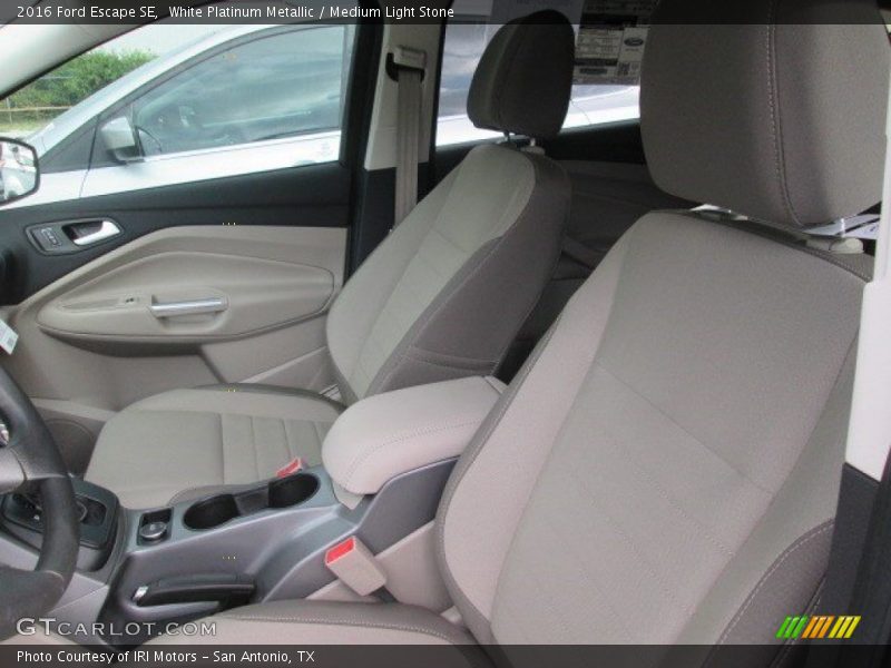 White Platinum Metallic / Medium Light Stone 2016 Ford Escape SE