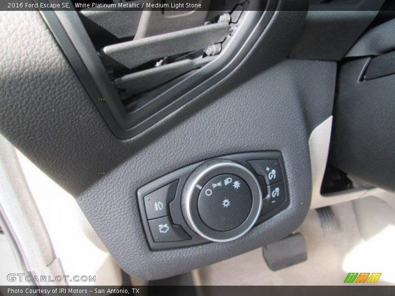 White Platinum Metallic / Medium Light Stone 2016 Ford Escape SE