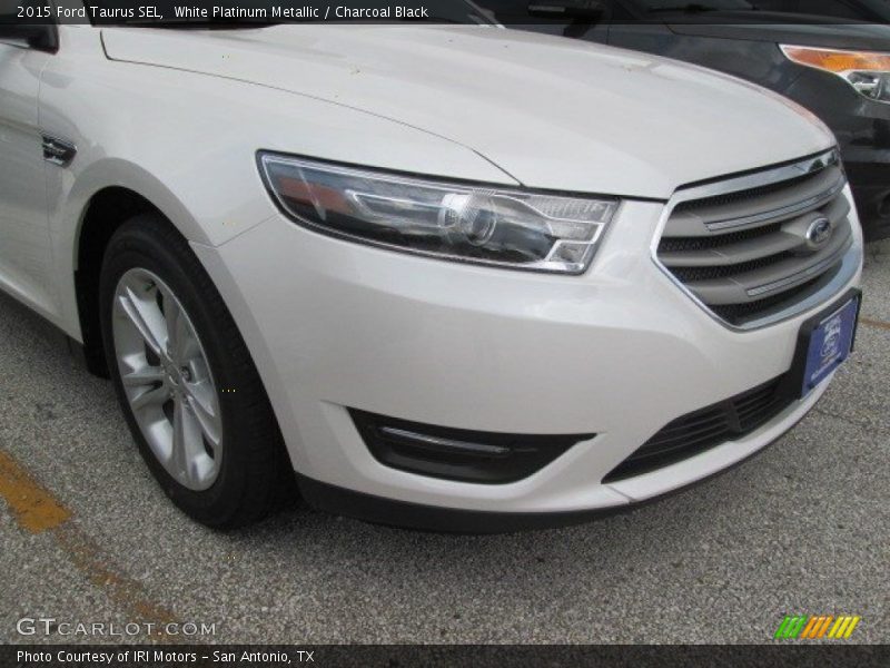 White Platinum Metallic / Charcoal Black 2015 Ford Taurus SEL