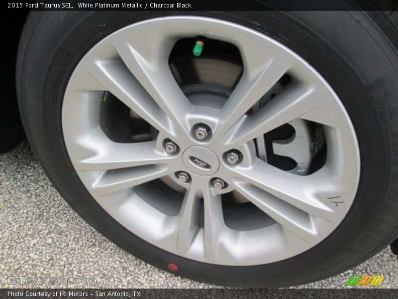 White Platinum Metallic / Charcoal Black 2015 Ford Taurus SEL