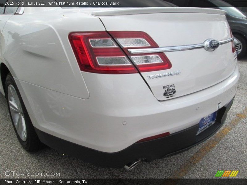 White Platinum Metallic / Charcoal Black 2015 Ford Taurus SEL