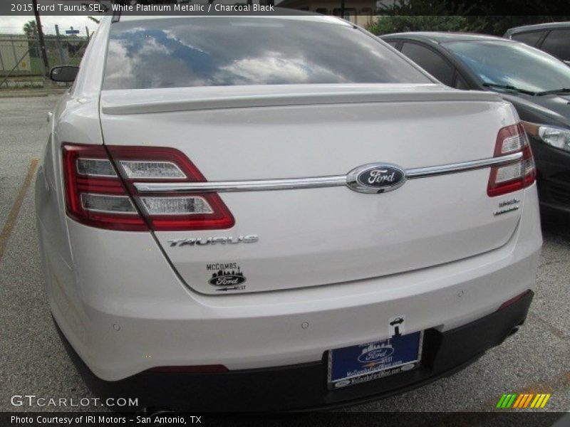 White Platinum Metallic / Charcoal Black 2015 Ford Taurus SEL