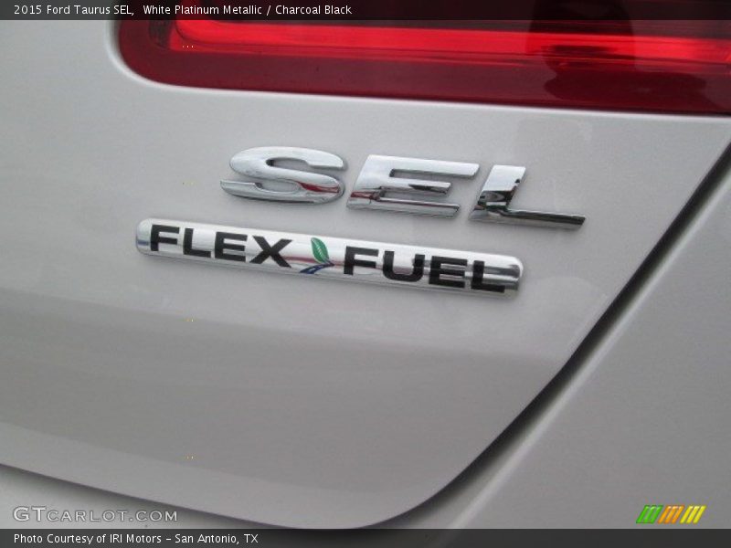 White Platinum Metallic / Charcoal Black 2015 Ford Taurus SEL