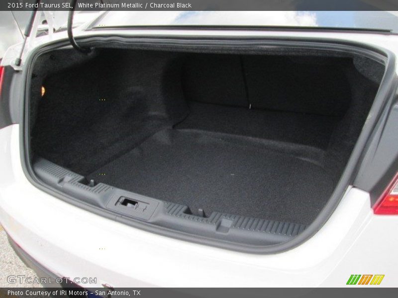 White Platinum Metallic / Charcoal Black 2015 Ford Taurus SEL