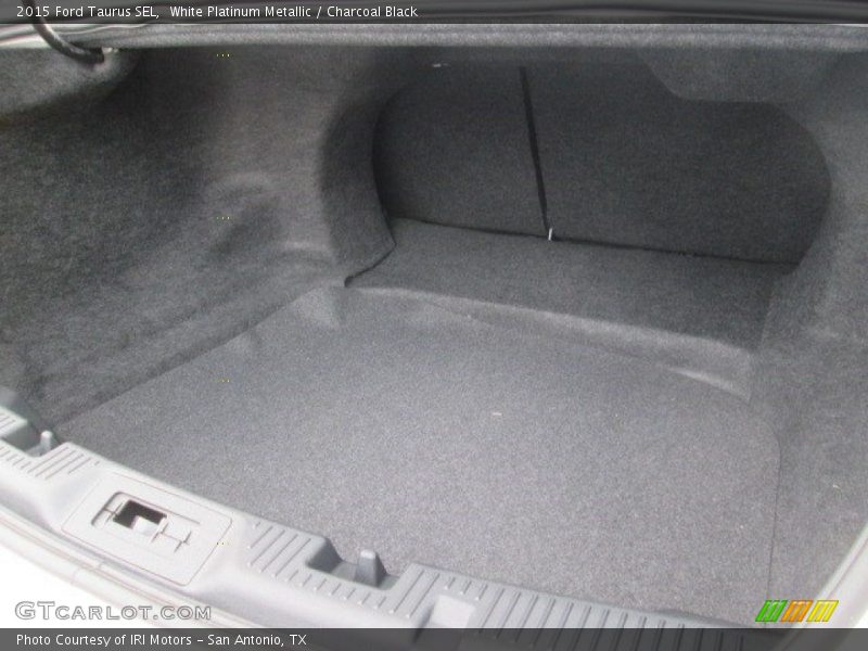 White Platinum Metallic / Charcoal Black 2015 Ford Taurus SEL
