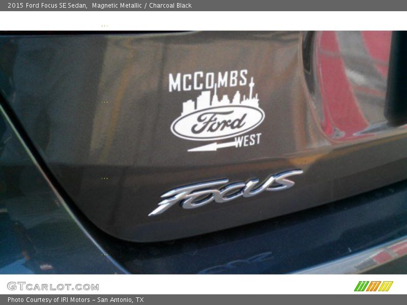 Magnetic Metallic / Charcoal Black 2015 Ford Focus SE Sedan