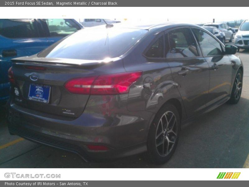 Magnetic Metallic / Charcoal Black 2015 Ford Focus SE Sedan