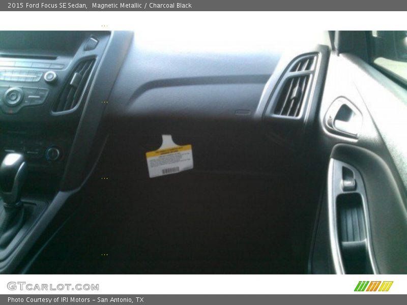 Magnetic Metallic / Charcoal Black 2015 Ford Focus SE Sedan