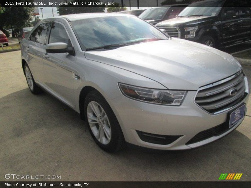 Ingot Silver Metallic / Charcoal Black 2015 Ford Taurus SEL