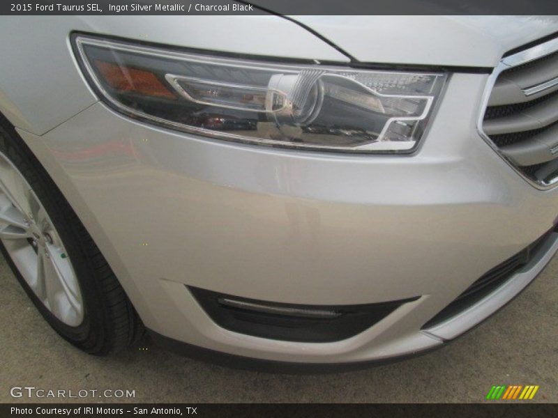 Ingot Silver Metallic / Charcoal Black 2015 Ford Taurus SEL