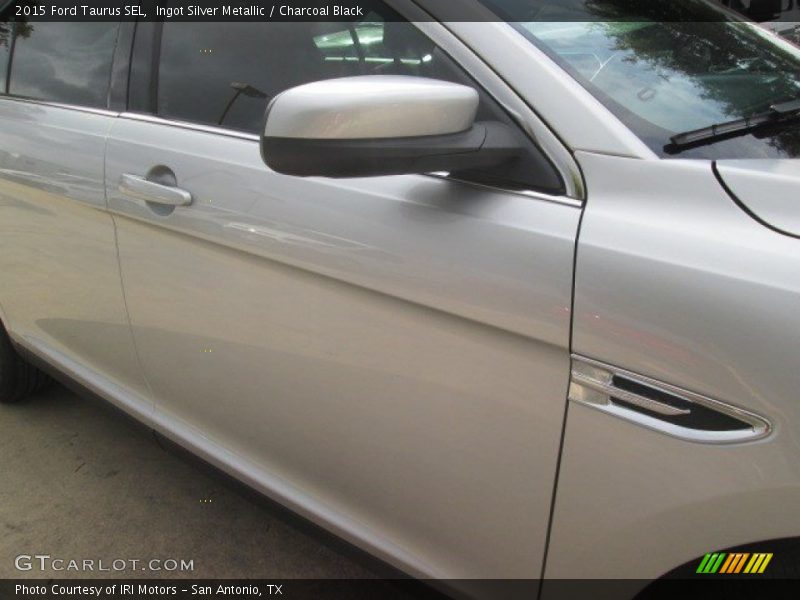 Ingot Silver Metallic / Charcoal Black 2015 Ford Taurus SEL