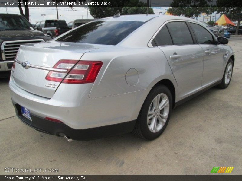 Ingot Silver Metallic / Charcoal Black 2015 Ford Taurus SEL