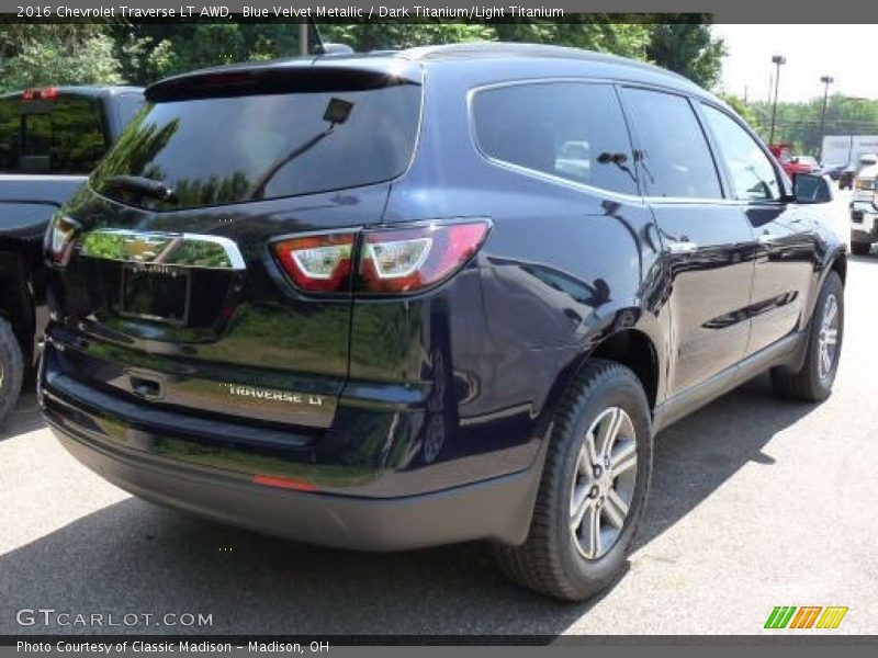 Blue Velvet Metallic / Dark Titanium/Light Titanium 2016 Chevrolet Traverse LT AWD