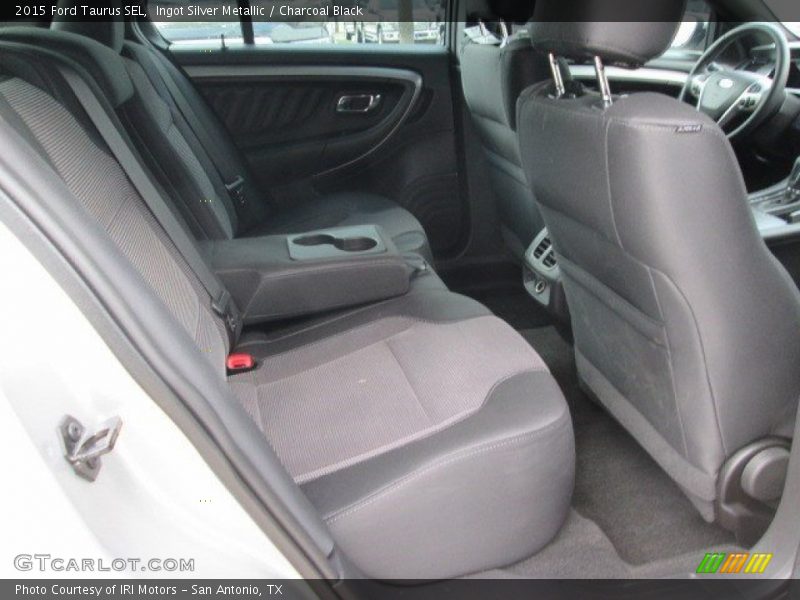 Ingot Silver Metallic / Charcoal Black 2015 Ford Taurus SEL