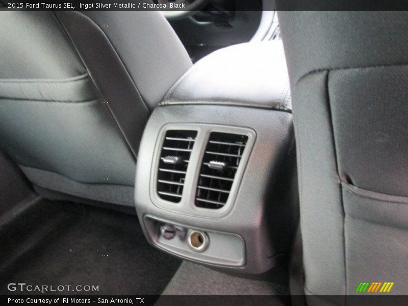 Ingot Silver Metallic / Charcoal Black 2015 Ford Taurus SEL