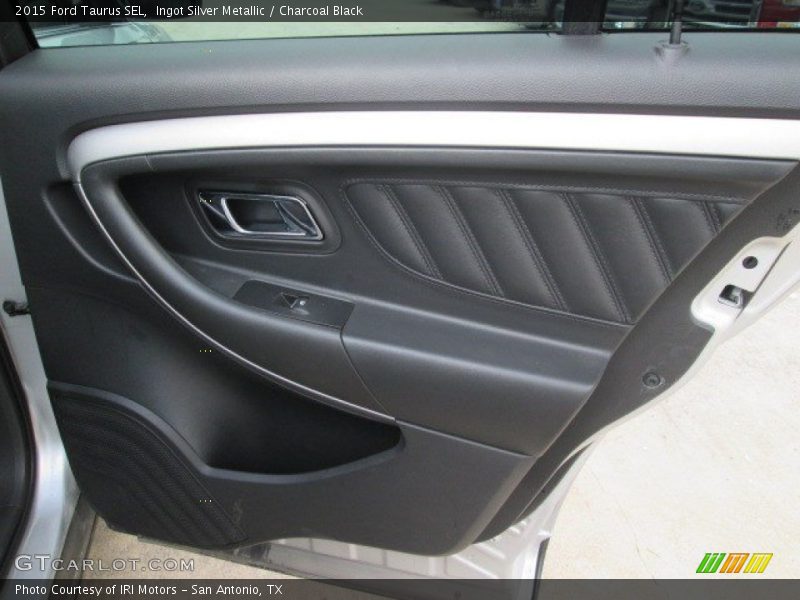 Ingot Silver Metallic / Charcoal Black 2015 Ford Taurus SEL