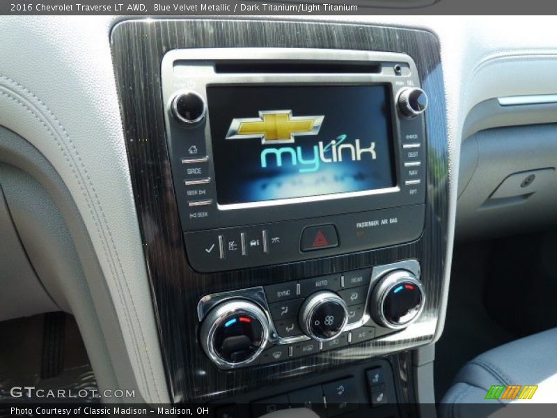 Blue Velvet Metallic / Dark Titanium/Light Titanium 2016 Chevrolet Traverse LT AWD