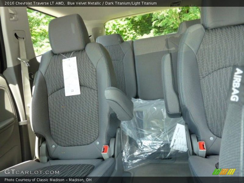 Blue Velvet Metallic / Dark Titanium/Light Titanium 2016 Chevrolet Traverse LT AWD