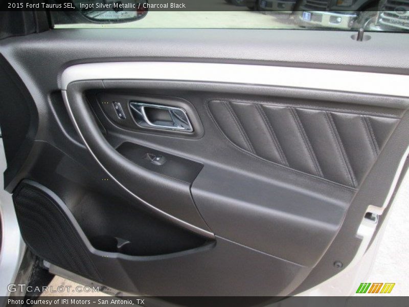 Ingot Silver Metallic / Charcoal Black 2015 Ford Taurus SEL