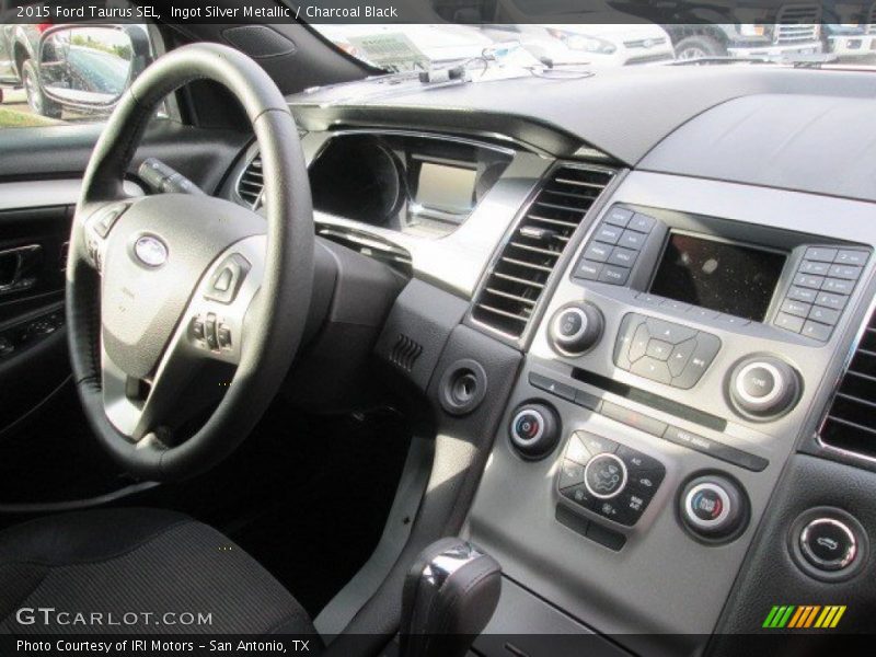 Ingot Silver Metallic / Charcoal Black 2015 Ford Taurus SEL
