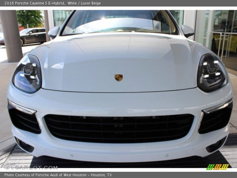  2016 Cayenne S E-Hybrid White