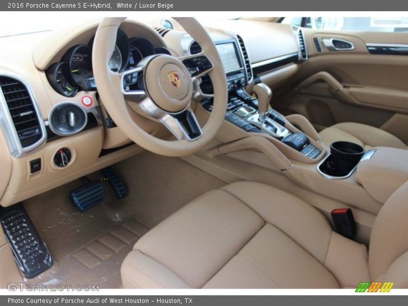 Luxor Beige Interior - 2016 Cayenne S E-Hybrid 