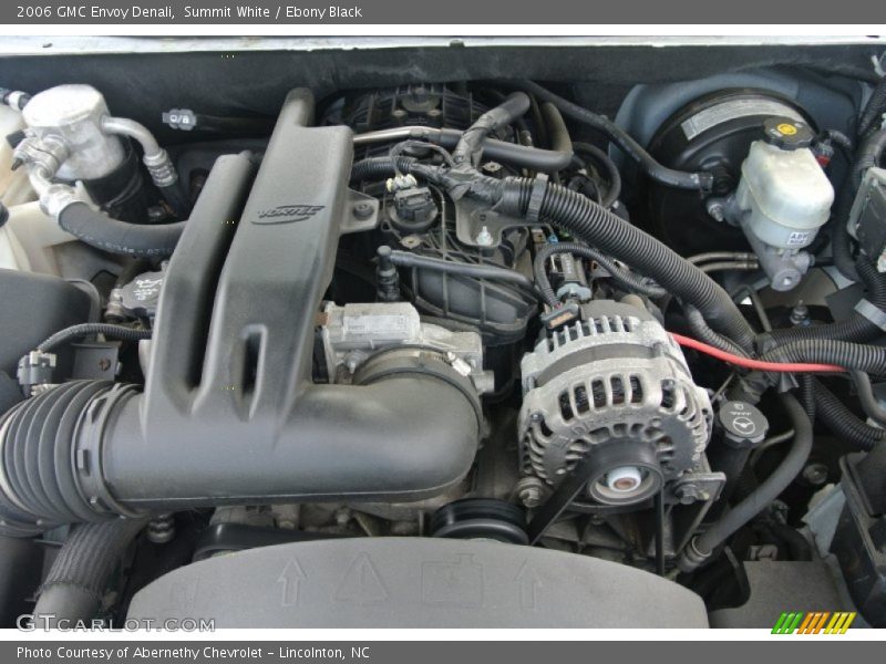 Summit White / Ebony Black 2006 GMC Envoy Denali