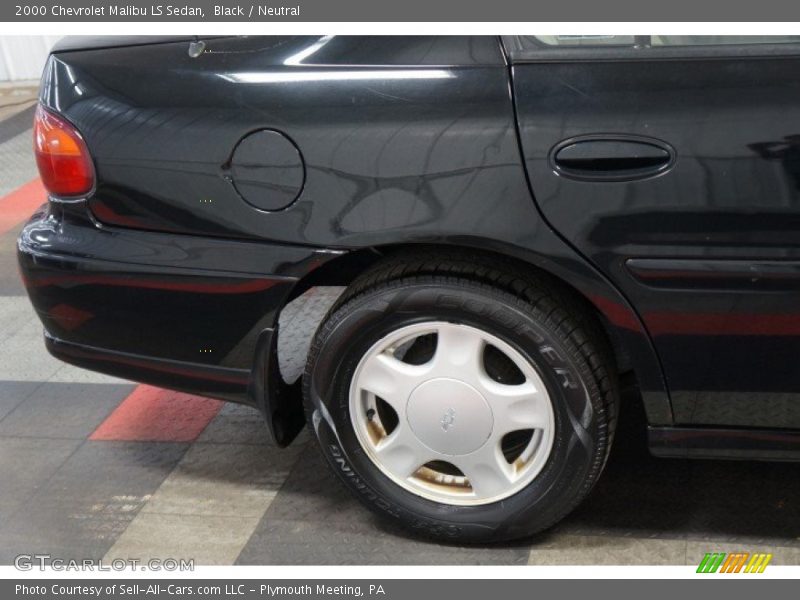 Black / Neutral 2000 Chevrolet Malibu LS Sedan