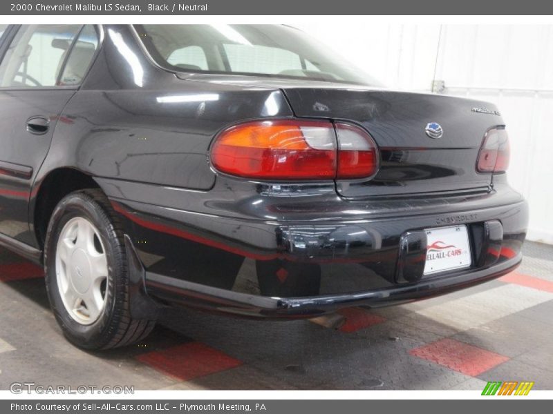 Black / Neutral 2000 Chevrolet Malibu LS Sedan