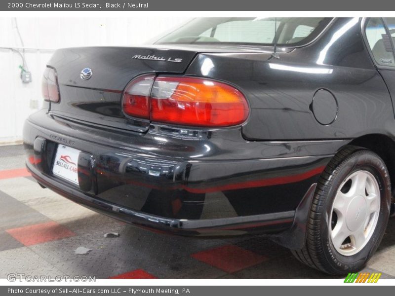 Black / Neutral 2000 Chevrolet Malibu LS Sedan