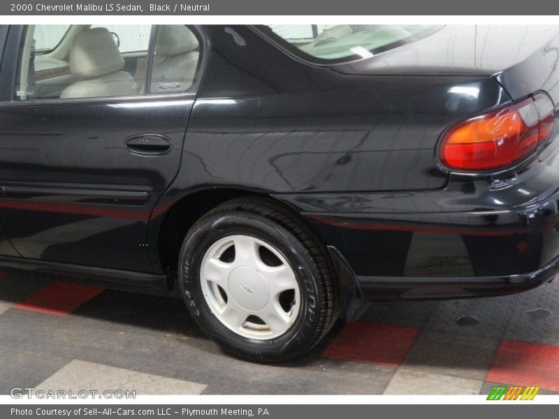 Black / Neutral 2000 Chevrolet Malibu LS Sedan
