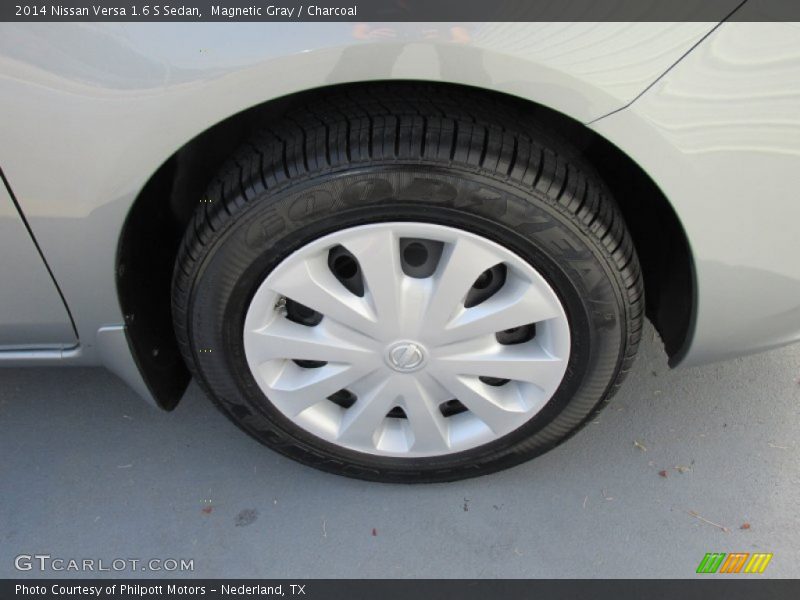 Magnetic Gray / Charcoal 2014 Nissan Versa 1.6 S Sedan